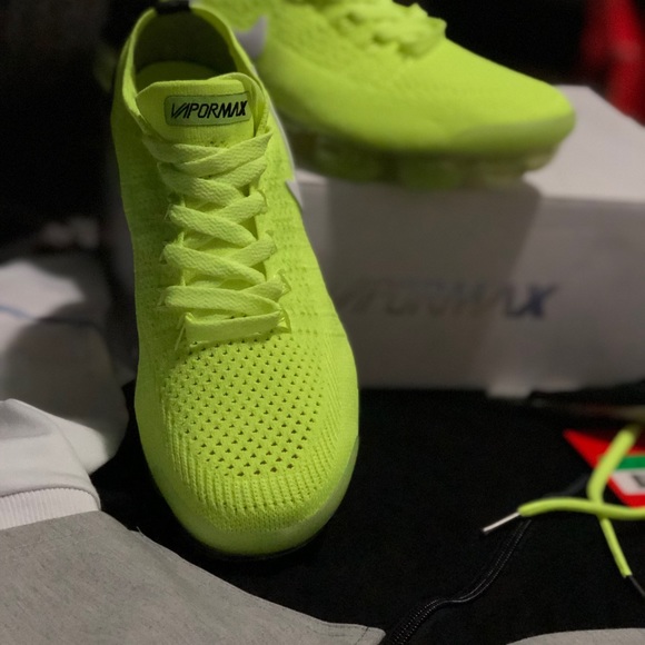 Nike Vapor Max and Track Suit - Picture 5 of 7